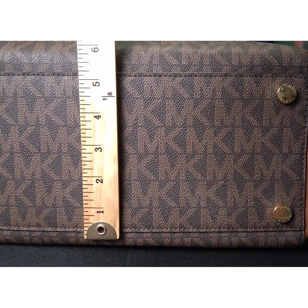 Michael Kors handle/shoulder tote two Tone Pebbled‎ Leather EUC one pen mark int